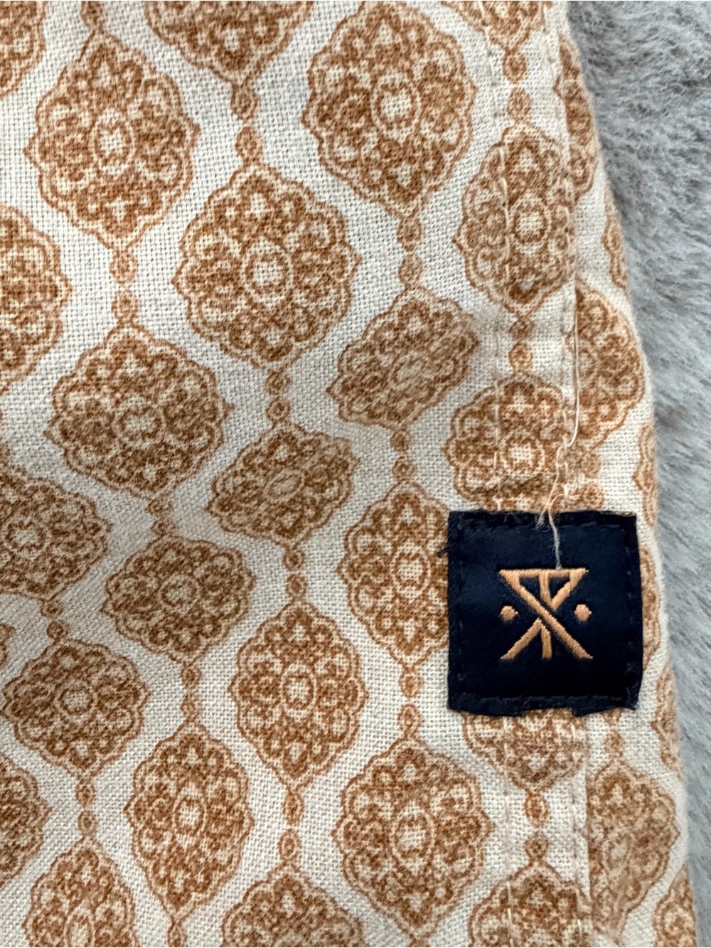 Roark The Artifacts of Adventure Scholar Oxford Geometric Short Sleeve Shirt M - Picture 5 of 11